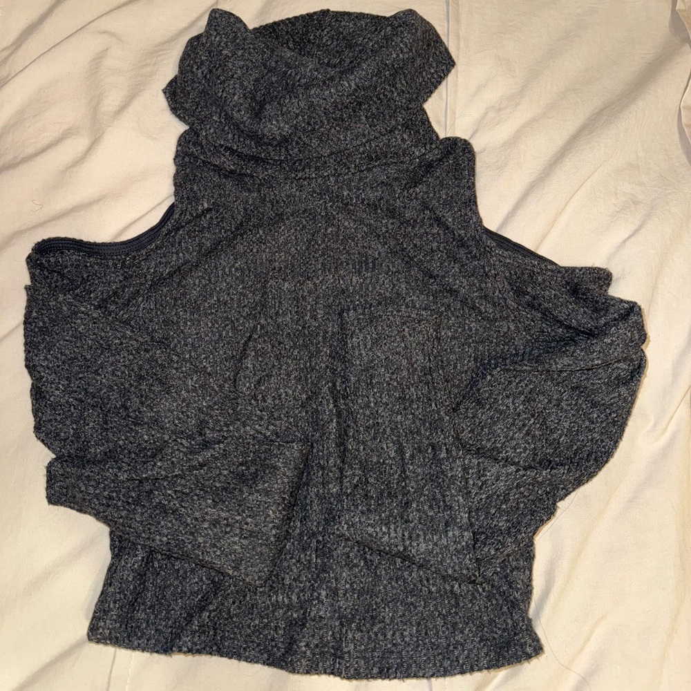 S Hollister cropped turtle neck sweater with shoulder cut outs